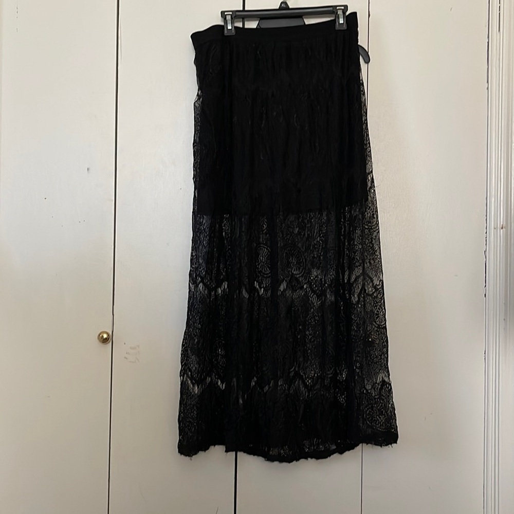F21+ BLACK LACE MAXI SKIRT. 1X